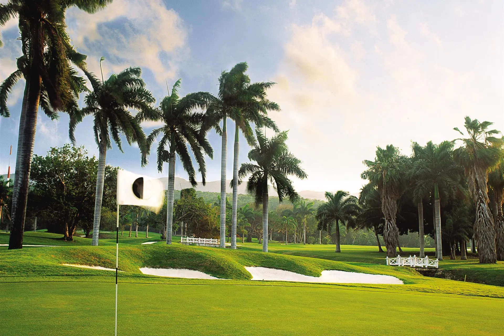 hole-number-2---greenside-view-portrate-